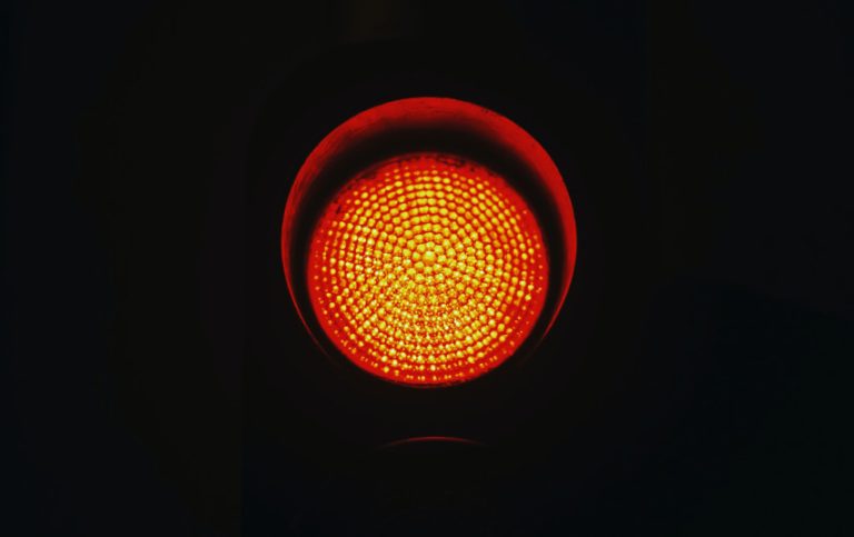 Ką darti išsiliejus gyvsidabriui, raudona sviesoforo lempa