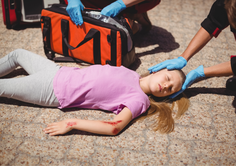 Straipsnis, Apalpusiai Mergaitei Teikiama Pagalba