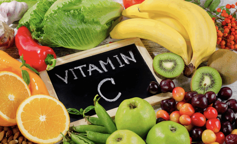 „Natūralūs vitamino C šaltiniai – citrusai, kiviai, daržovės.“